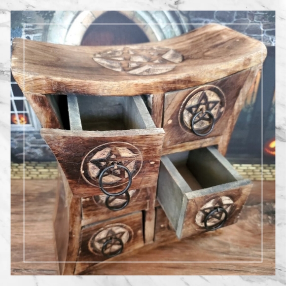 Pentacle Wooden Chest - Picture 6 of 6